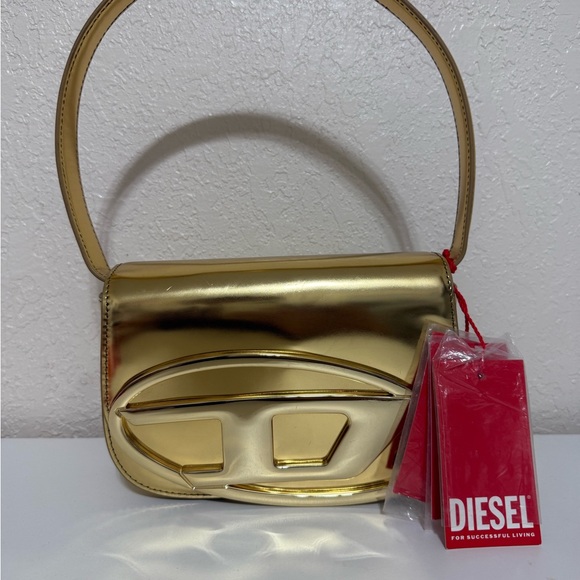Diesel 1DR  Shoulder Bag in Mirrored Gold Leather. - Picture 1 of 8